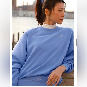 Alo Accolade Crew Neck Pullover